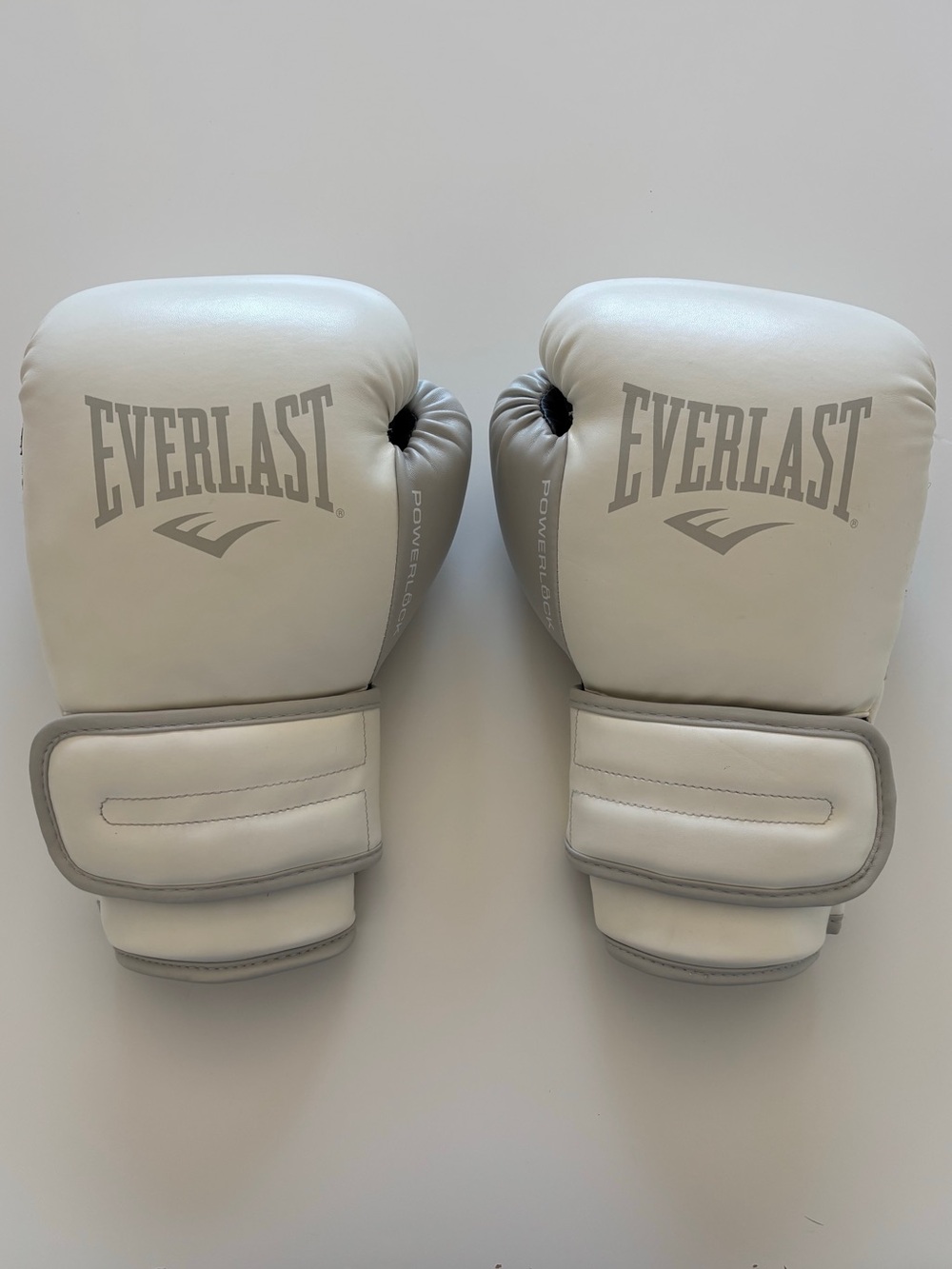 Everlast white boxing gloves 12oz